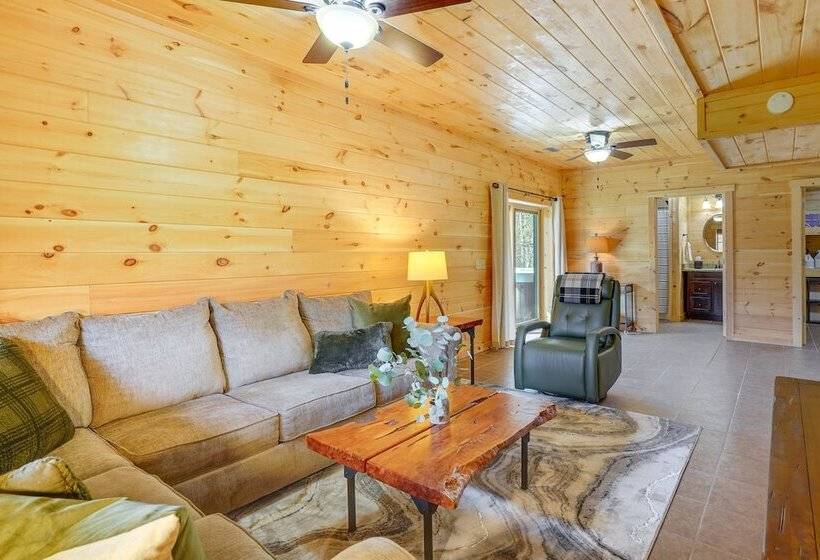 Rustic Laurelville Cabin W/ Hot Tub & Sauna!