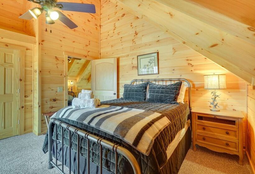 Rustic Laurelville Cabin W/ Hot Tub & Sauna!