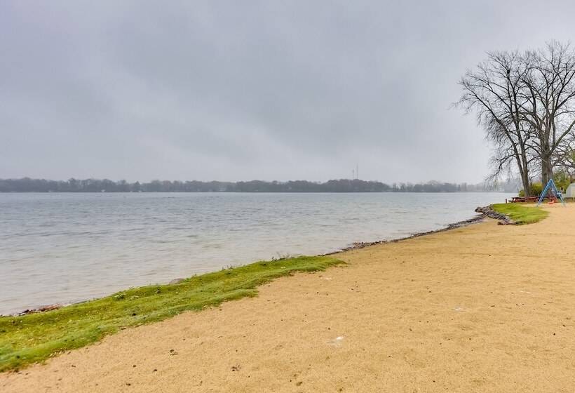 Salem Vacation Home W/ Dock: Steps To Paddock Lake