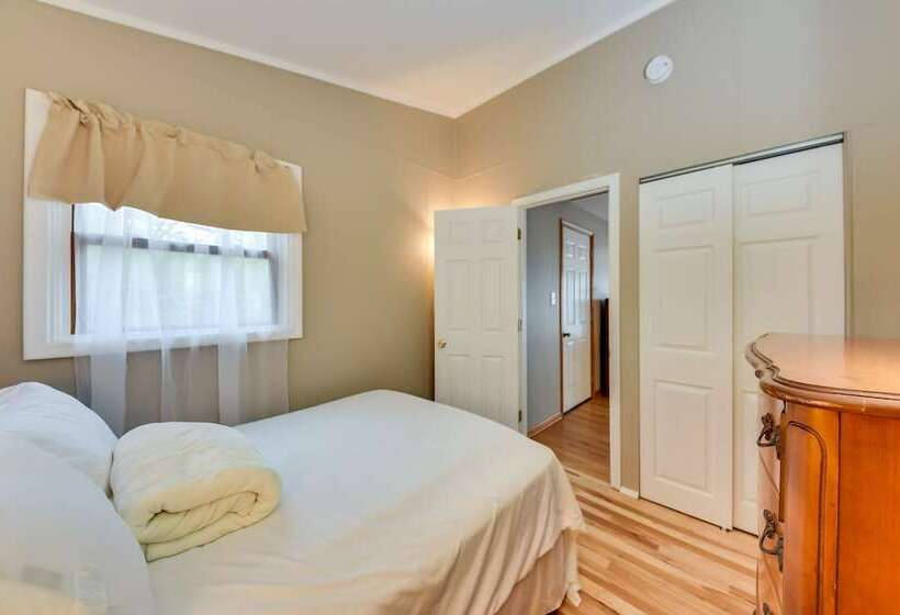 Salem Vacation Home W/ Dock: Steps To Paddock Lake