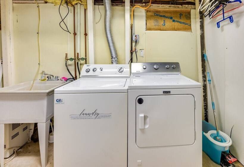 Salem Vacation Home W/ Dock: Steps To Paddock Lake