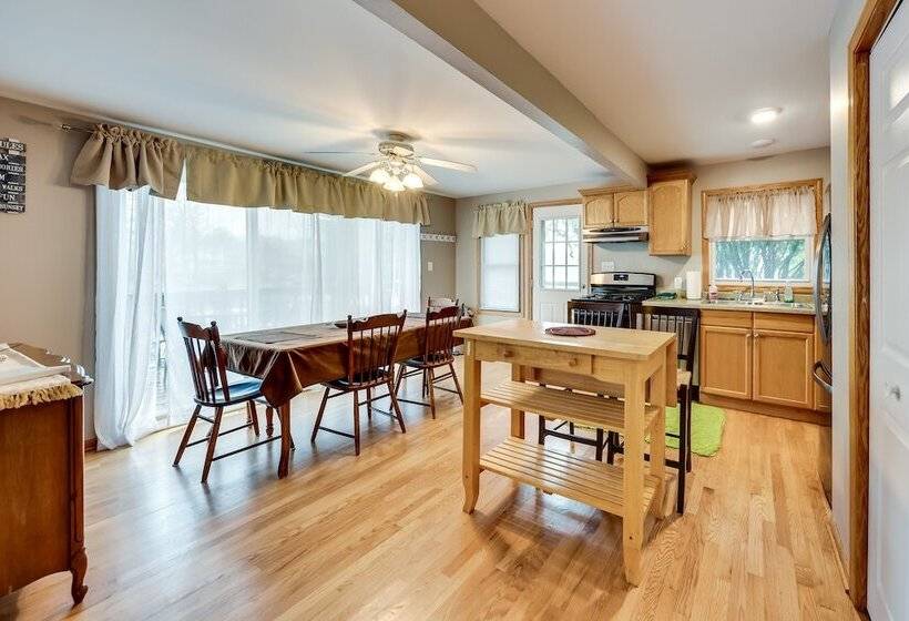 Salem Vacation Home W/ Dock: Steps To Paddock Lake