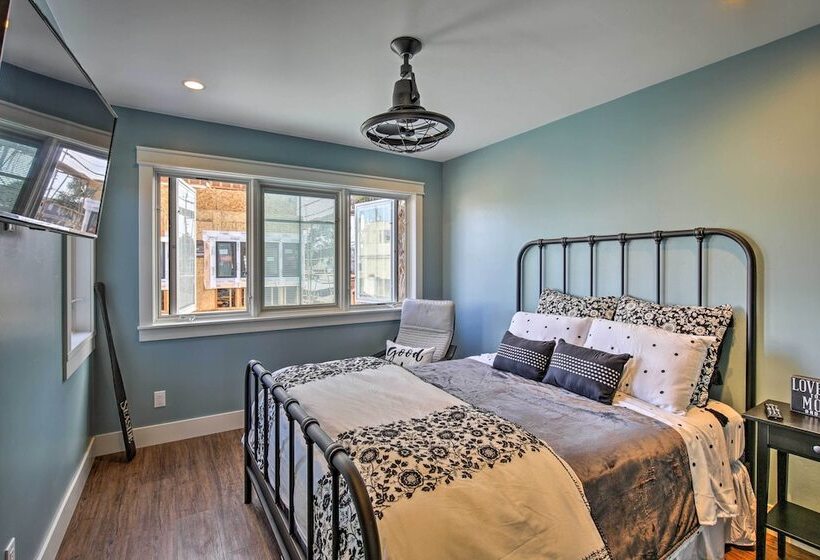 San Diego Home   Walk To Sail Bay & Mission Beach!