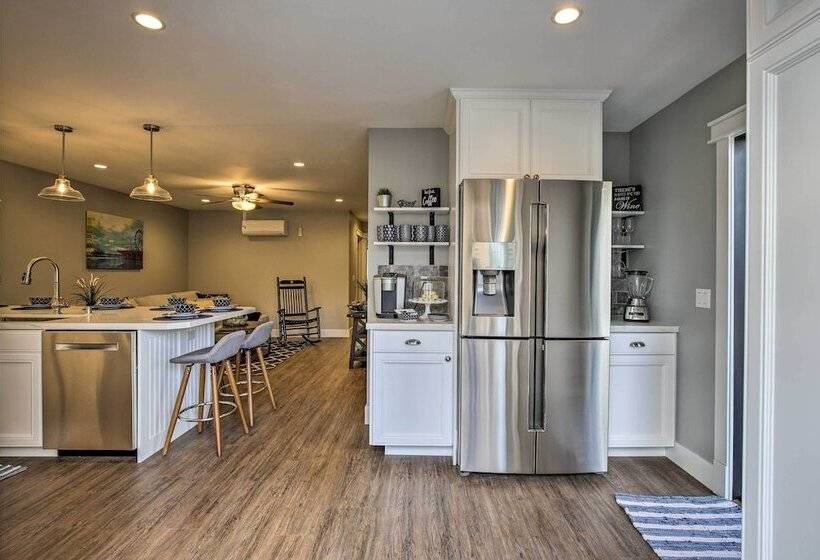 San Diego Home   Walk To Sail Bay & Mission Beach!