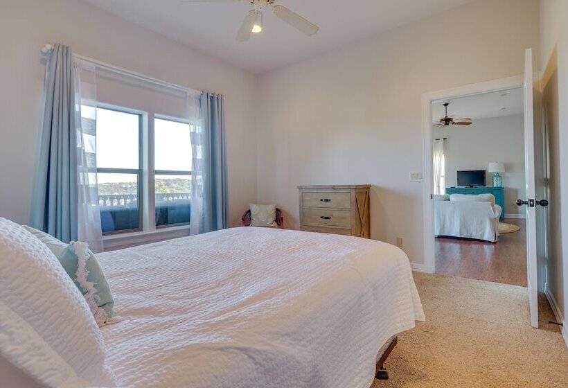 Scenic Canyon Lake Vacation Home Near Boat Ramp!