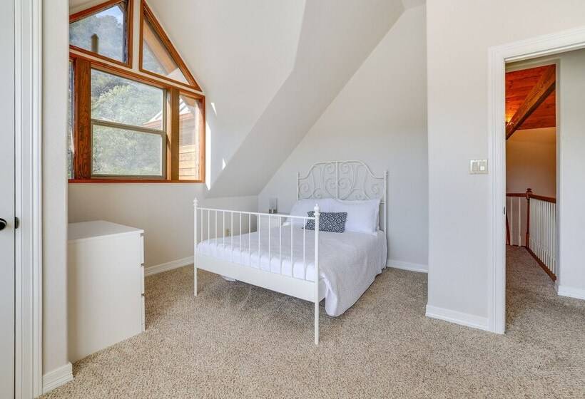 Scenic Canyon Lake Vacation Home Near Boat Ramp!