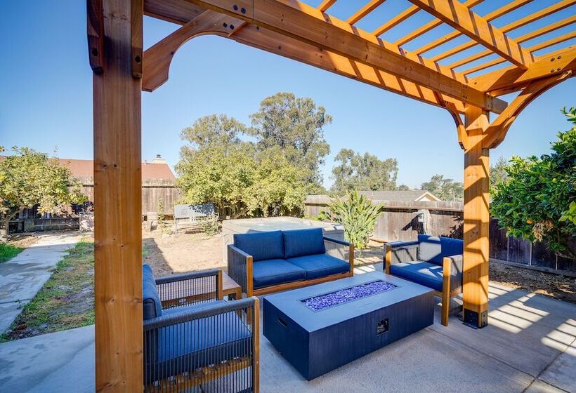 Seaside Home W/ Hot Tub & Patio: Close To Beaches!