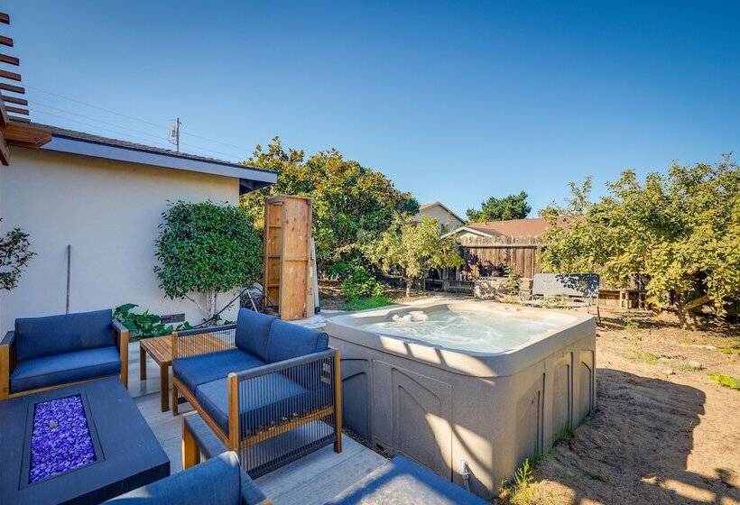 Seaside Home W/ Hot Tub & Patio: Close To Beaches!