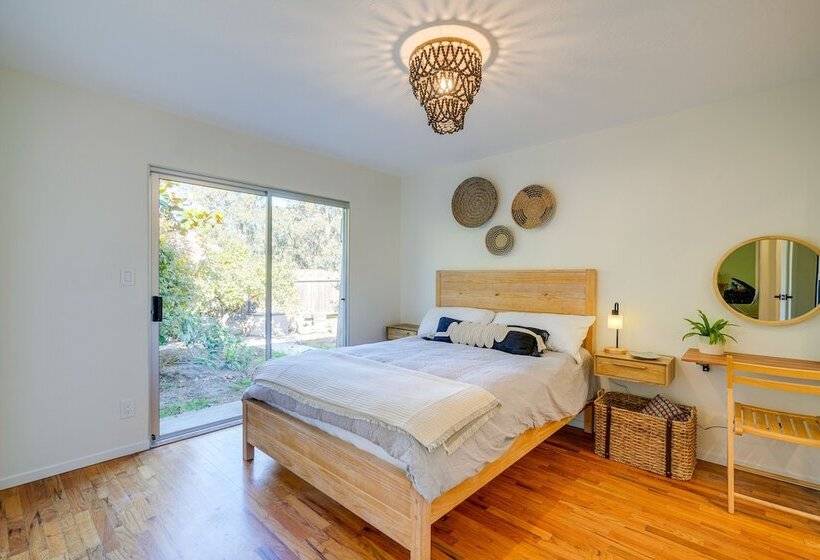 Seaside Home W/ Hot Tub & Patio: Close To Beaches!