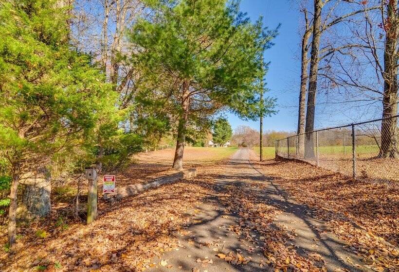 Secluded Jamestown Home ~ 5 Mi To Lake Cumberland!