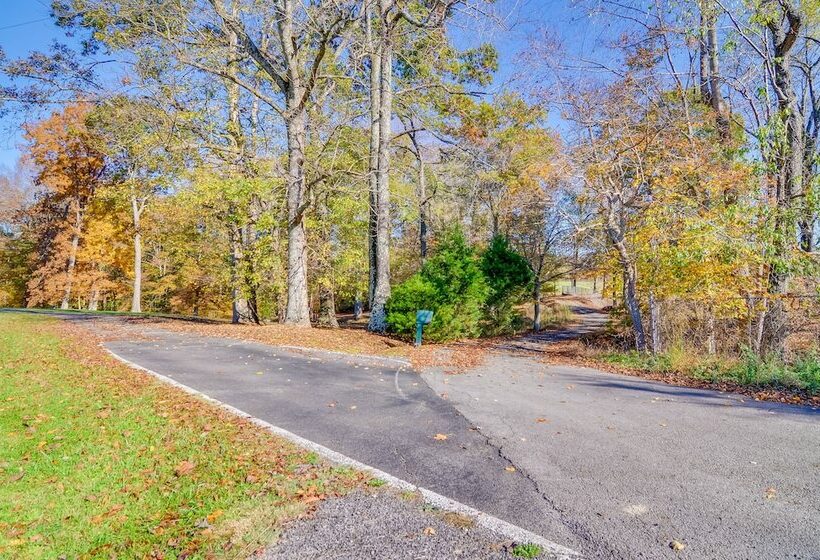 Secluded Jamestown Home ~ 5 Mi To Lake Cumberland!