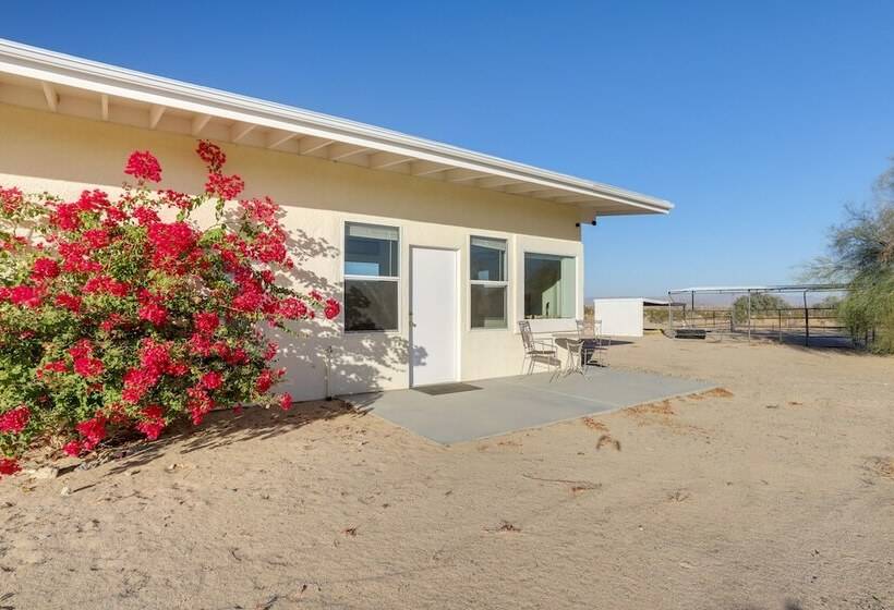 Serene Home W/ Yard   8 Mi To Joshua Tree!
