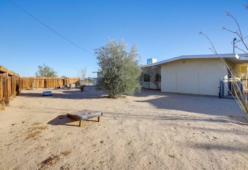 Serene Home W/ Yard   8 Mi To Joshua Tree!