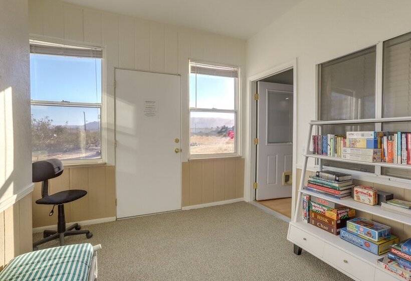 Serene Home W/ Yard   8 Mi To Joshua Tree!