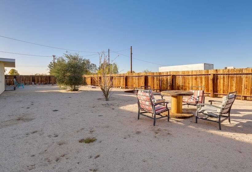Serene Home W/ Yard   8 Mi To Joshua Tree!