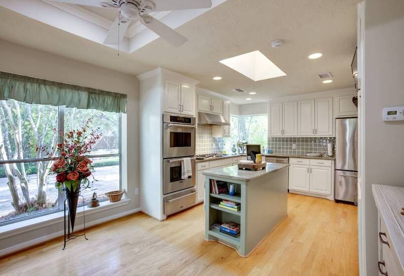 Serene + Spacious Spring Home W/ Forest Views!