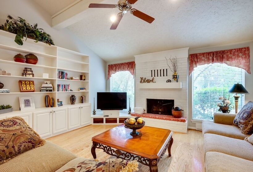 Serene + Spacious Spring Home W/ Forest Views!