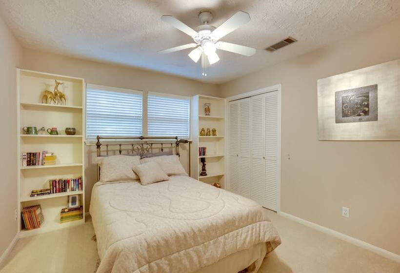 Serene + Spacious Spring Home W/ Forest Views!