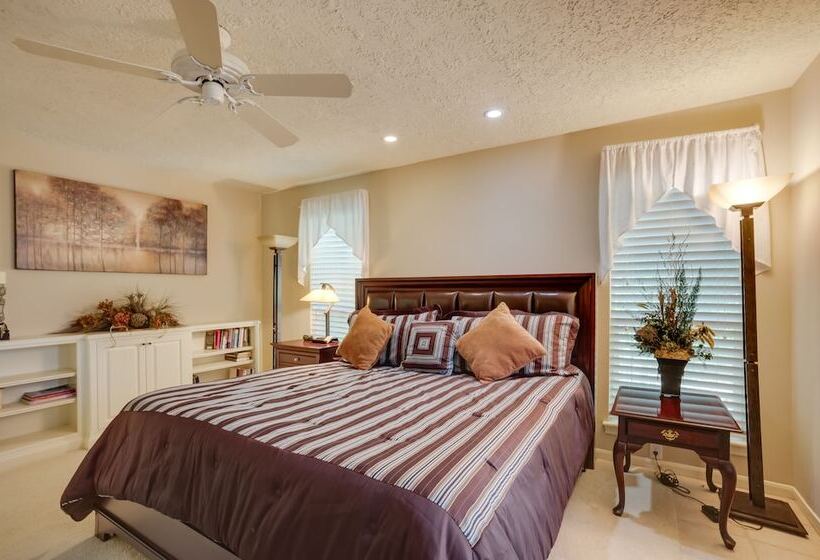 Serene + Spacious Spring Home W/ Forest Views!