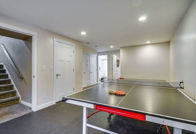 South Salt Lake Home W/ Hot Tub: 7 Mi To Downtown