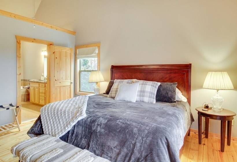 Ellijay Cabin W/ Hot Tub & Mountain Views