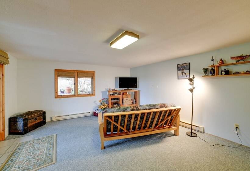 Spacious Finger Lakes Home W/ Mountain Views