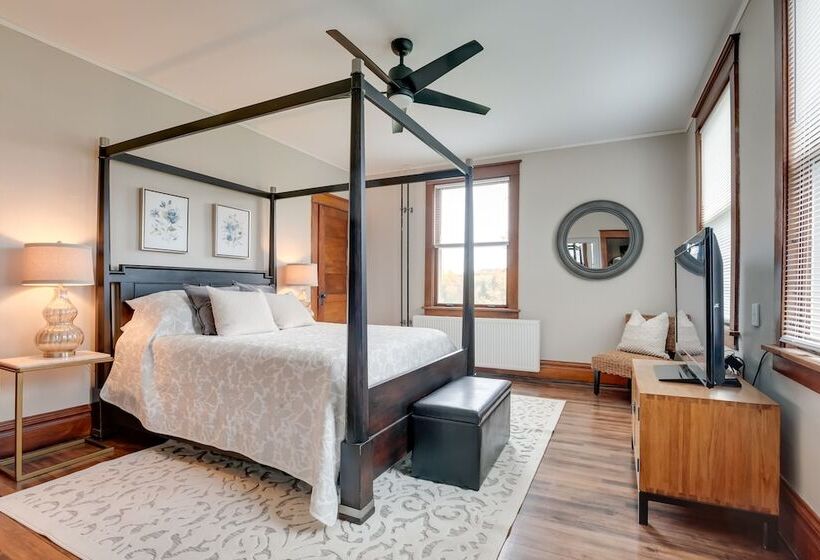 Spacious Home In Ramsay: 9 Smart Tvs + Pool Table!