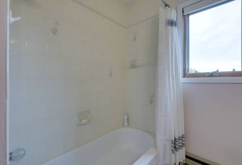 Spacious Hotchkiss Home W/ Stunning Mountain Views