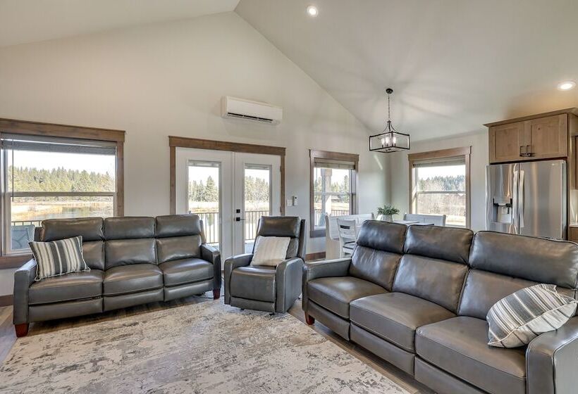 Spacious Mccall Home W/ Private Lake Access!