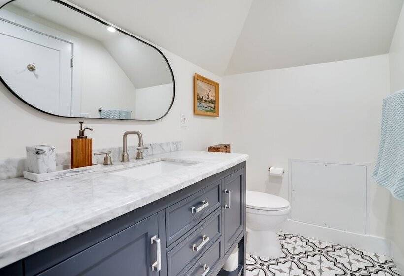 Spacious Minneapolis Home 2 Mi To Downtown!