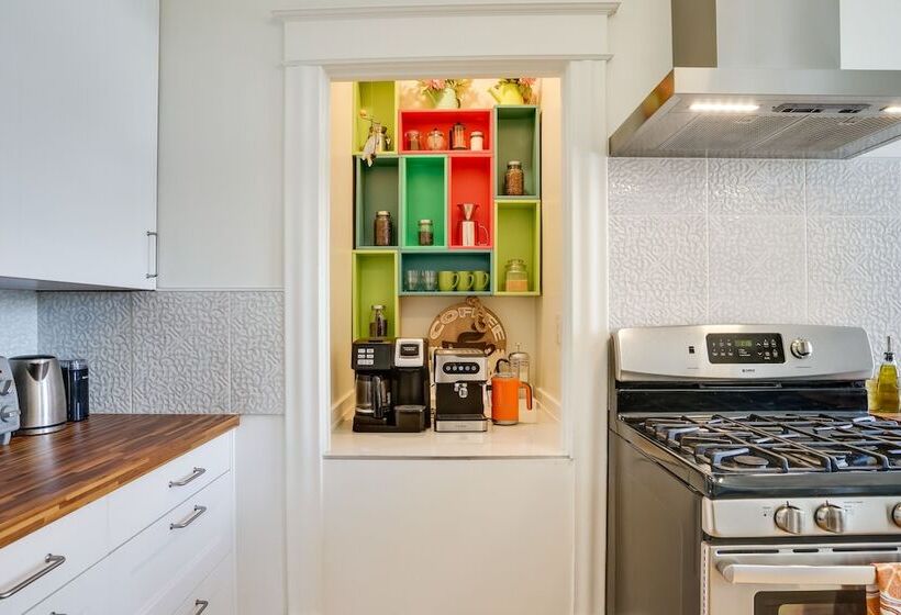 Spacious Minneapolis Home 2 Mi To Downtown!