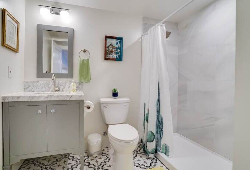 Spacious Minneapolis Home 2 Mi To Downtown!