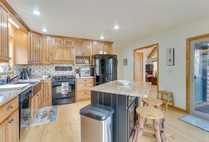 Spacious Murphy Retreat W/ Decks & Game Room!