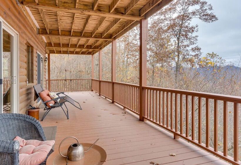 Spacious Murphy Retreat W/ Decks & Game Room!