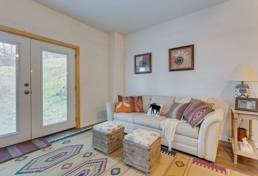 Spacious Murphy Retreat W/ Decks & Game Room!