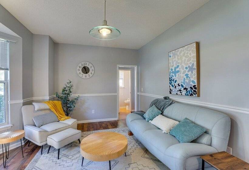 North Charleston Home Near Shopping & Dining!