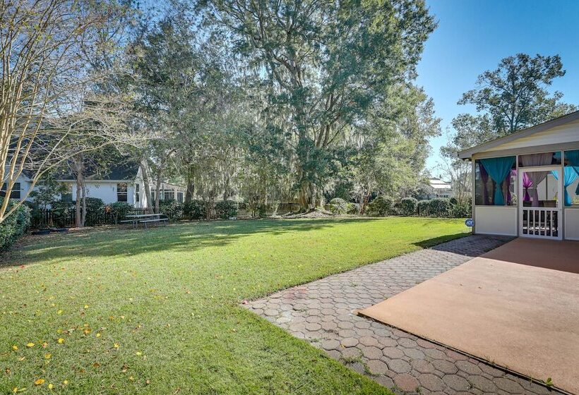 North Charleston Home Near Shopping & Dining!