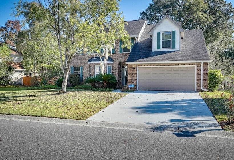North Charleston Home Near Shopping & Dining!