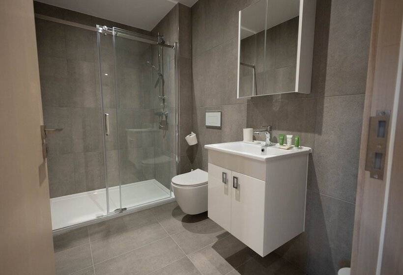 Stunning City View Apartments In Milton Keynes, Central Location Close To Everything, Free Parking