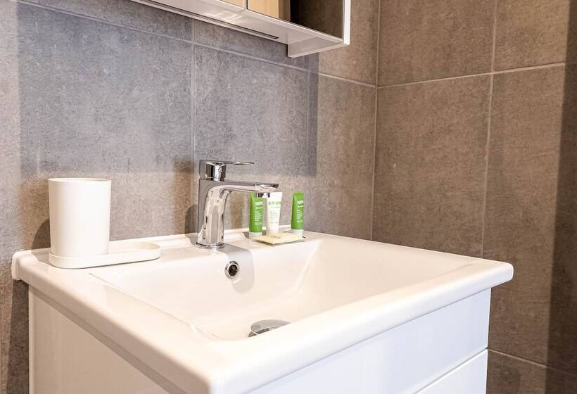 Stunning City View Apartments In Milton Keynes, Central Location Close To Everything, Free Parking