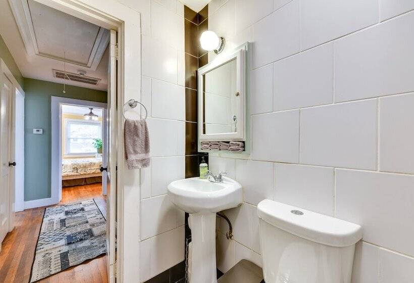 Stylish Charlotte Home W/ Smart Tv: 1 Mi To Noda!