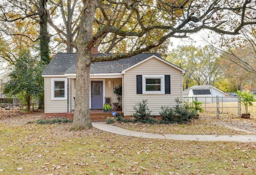 Stylish Charlotte Home W/ Smart Tv: 1 Mi To Noda!