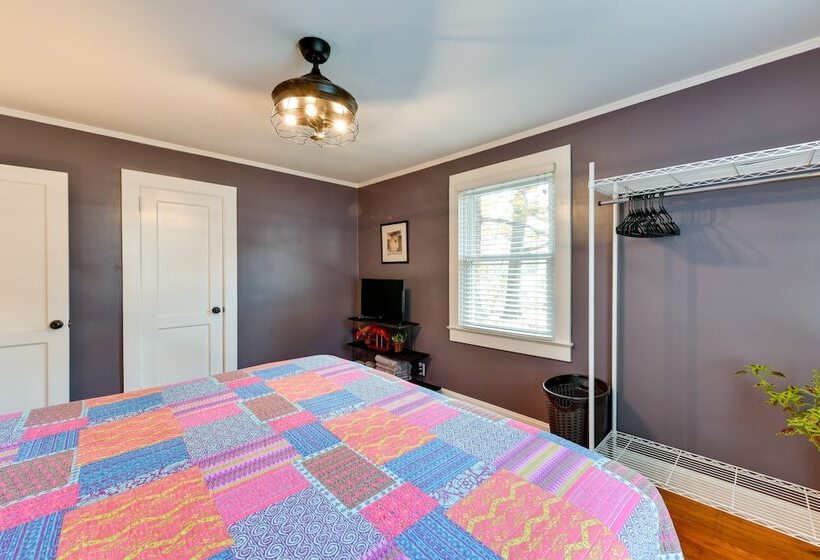 Stylish Charlotte Home W/ Smart Tv: 1 Mi To Noda!