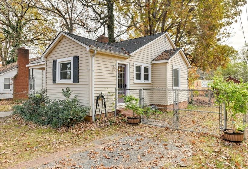 Stylish Charlotte Home W/ Smart Tv: 1 Mi To Noda!