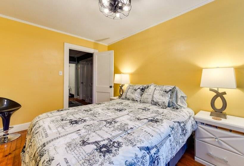 Stylish Charlotte Home W/ Smart Tv: 1 Mi To Noda!