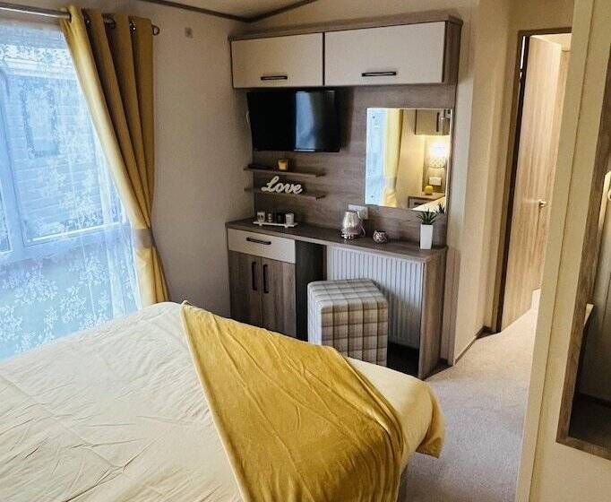 Sun Sea And Sand At Whitley Bay