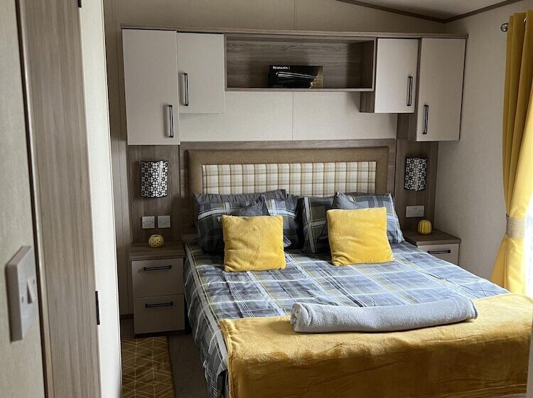 Sun Sea And Sand At Whitley Bay