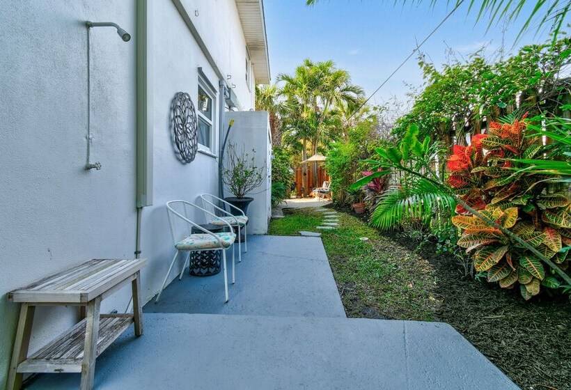 Sunshine Shores Boutique Apartments