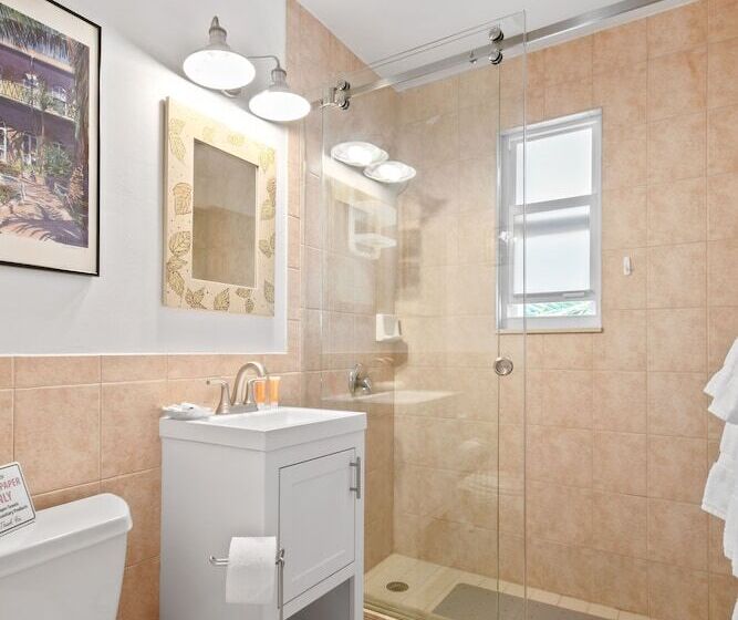 Sunshine Shores Boutique Apartments