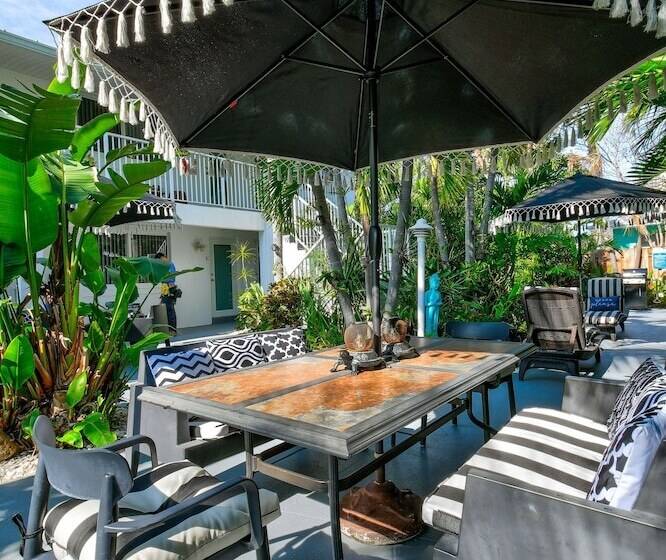 Sunshine Shores Boutique Apartments